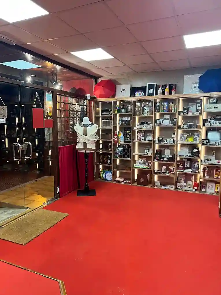 Store image 1
