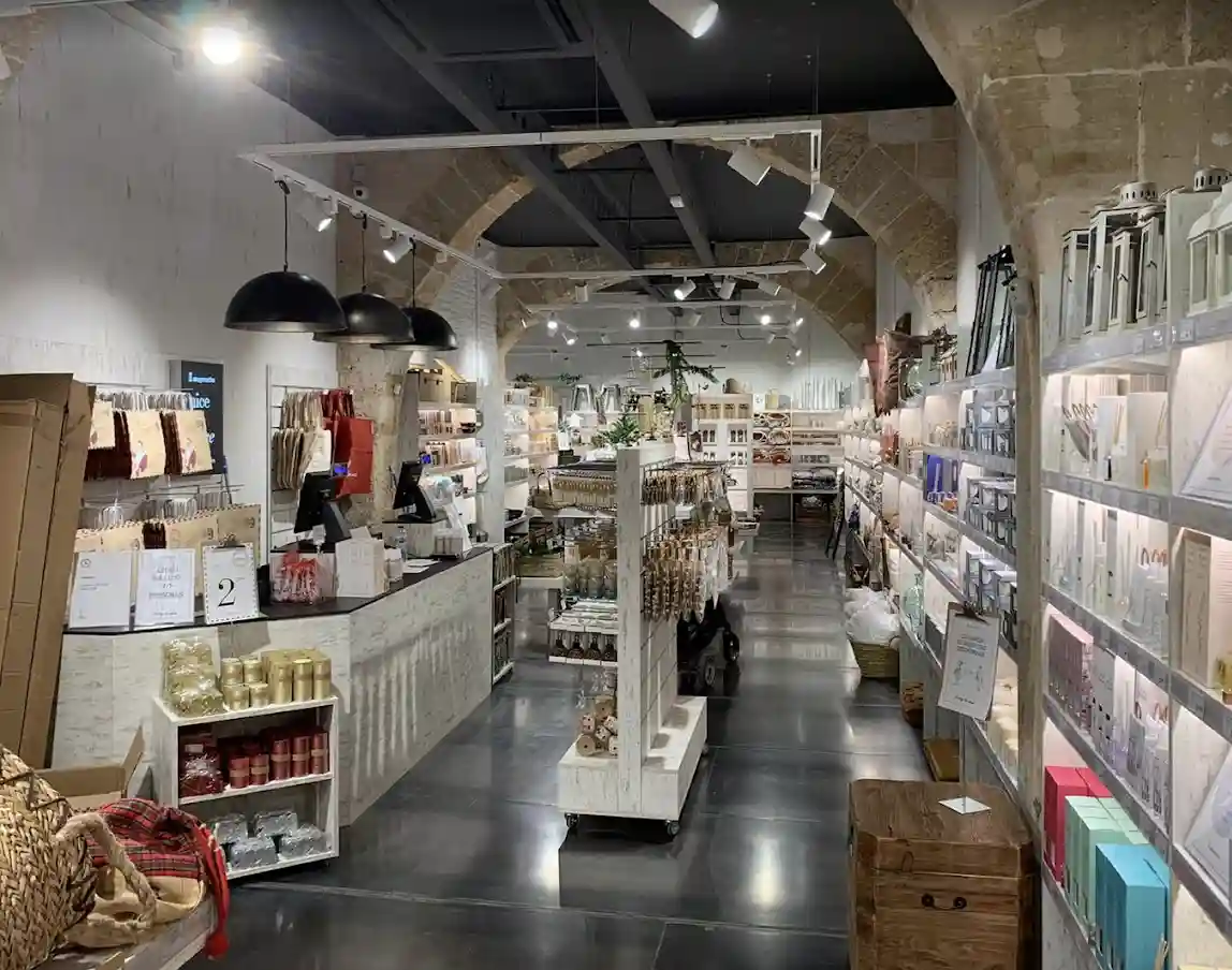 Store image 1