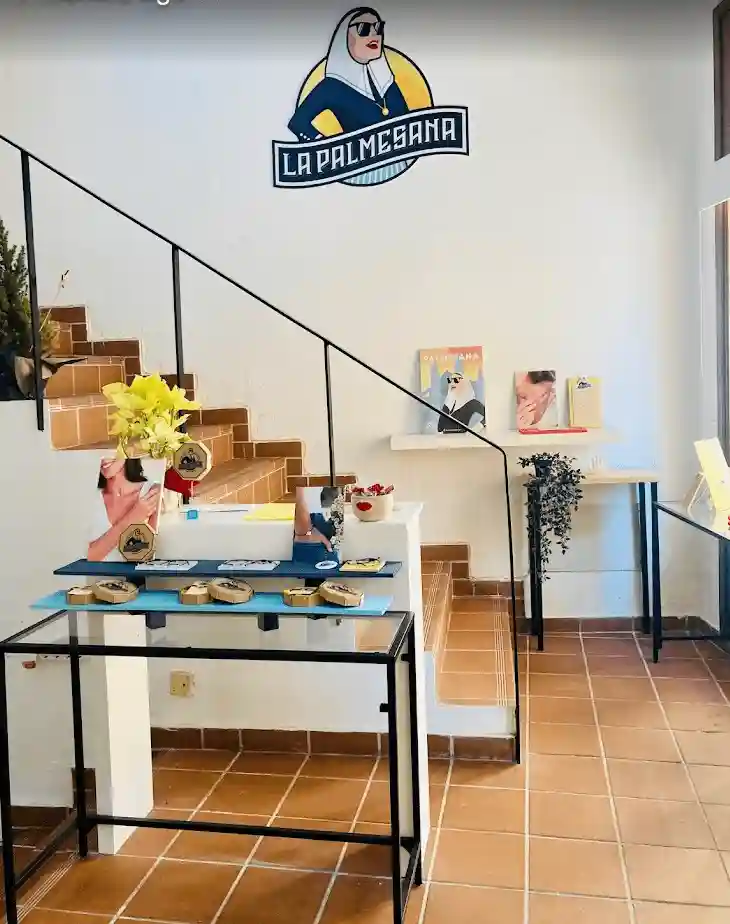 Store image 1