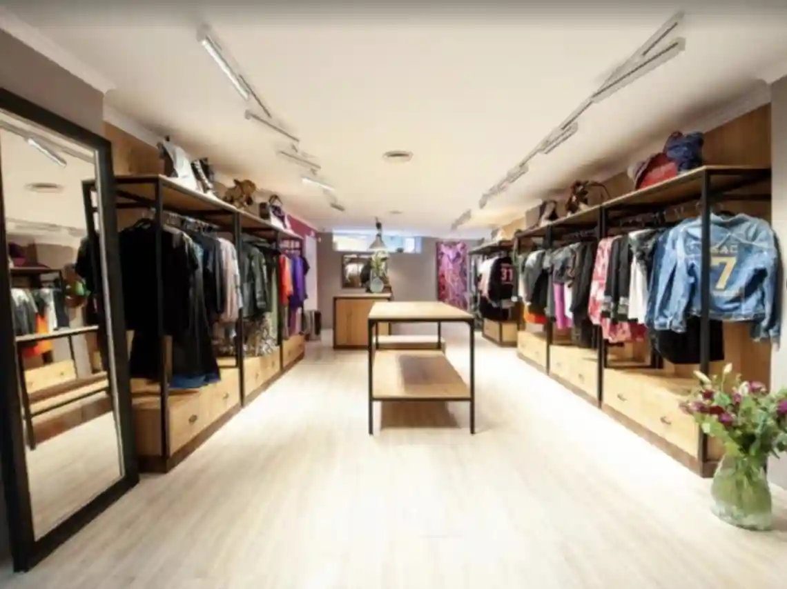Store image 1