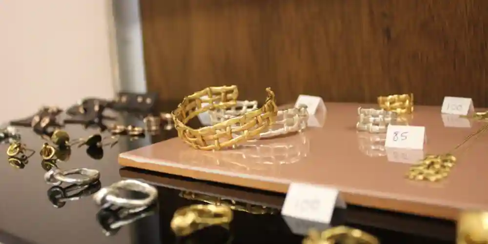 Store image 1