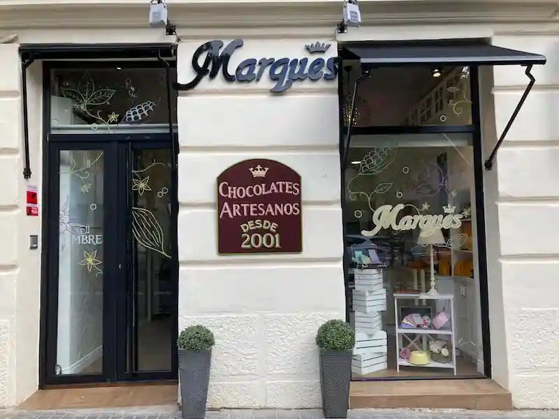 Store image 1