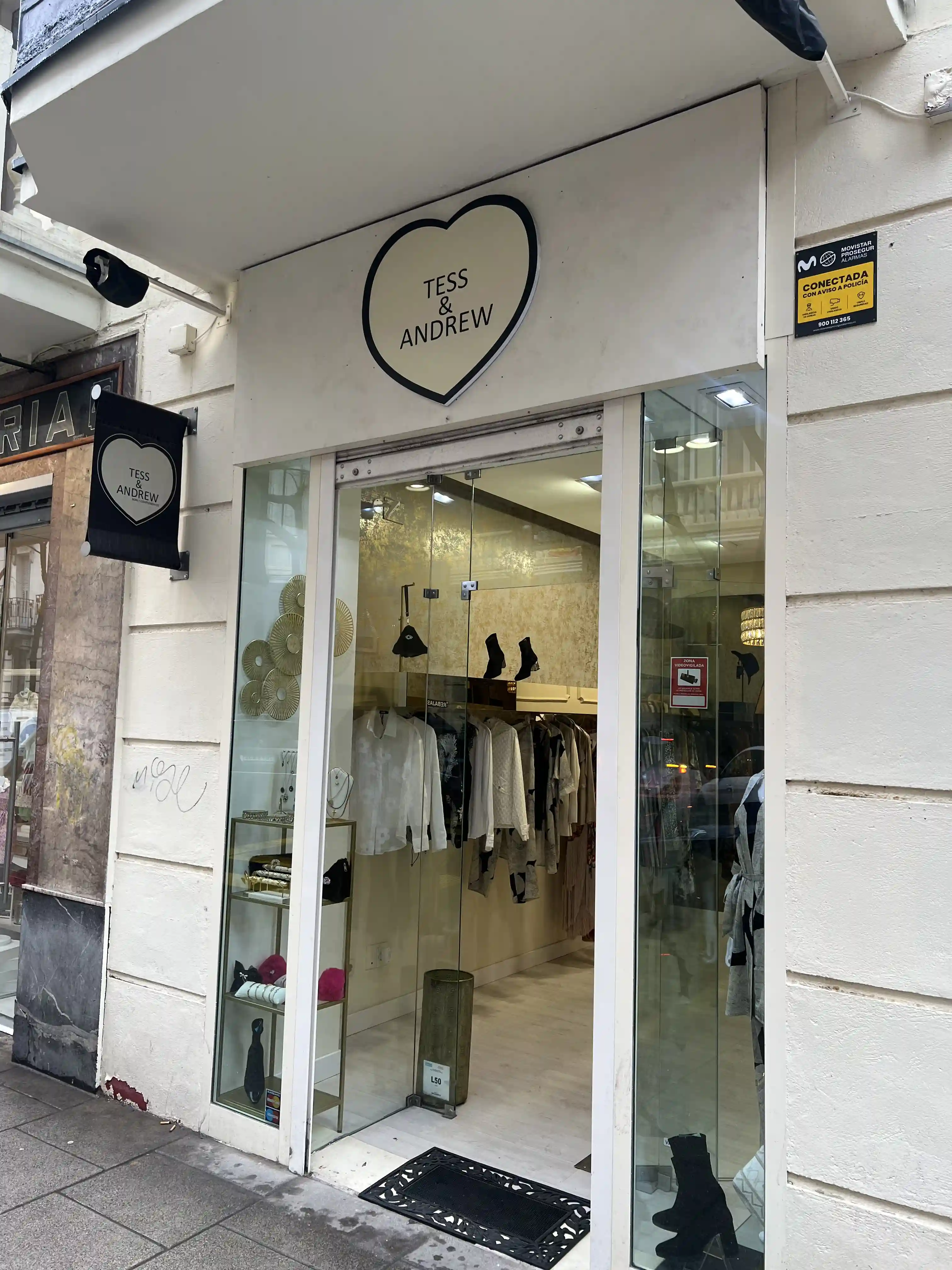 Store image 1