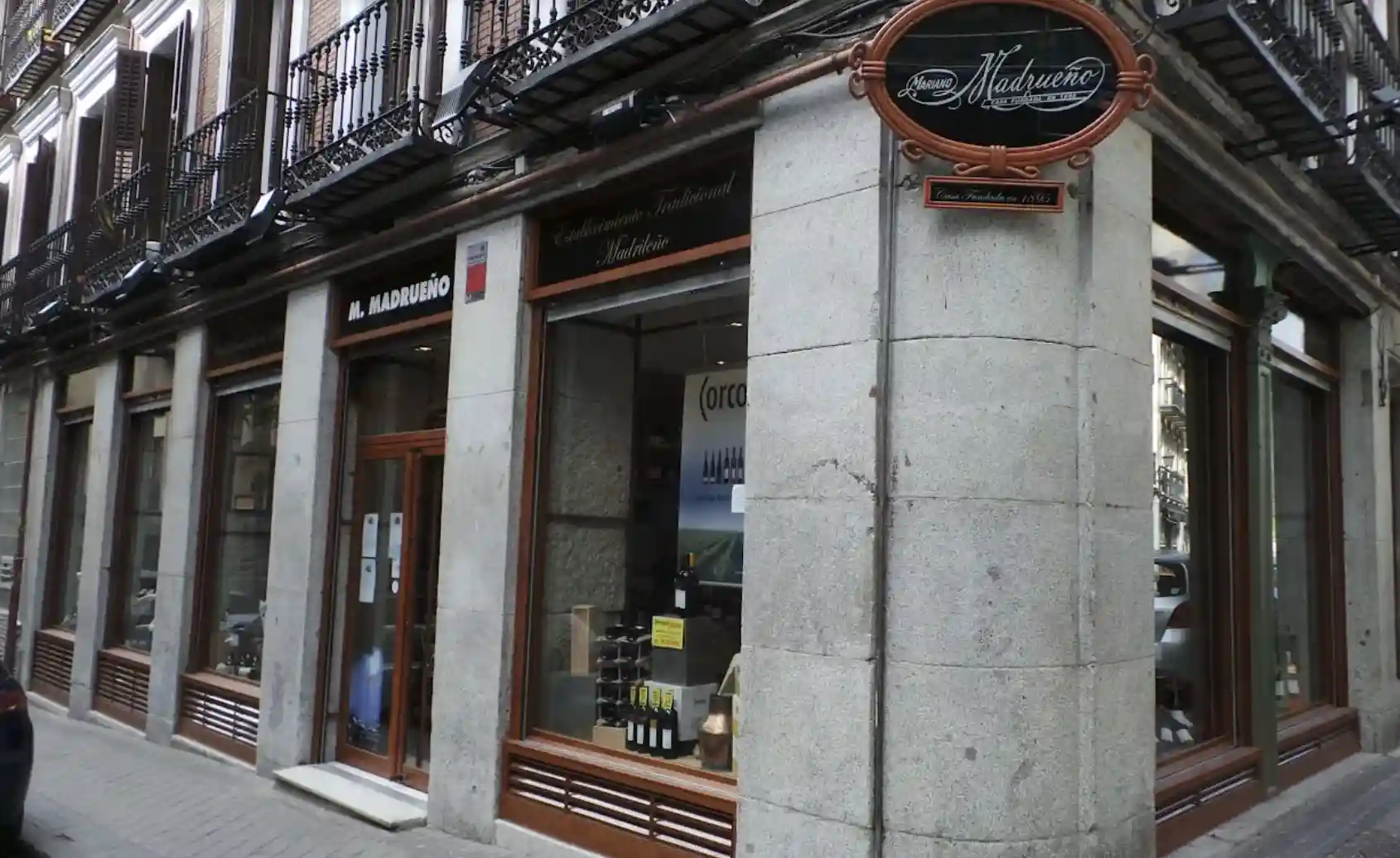 Store image 1
