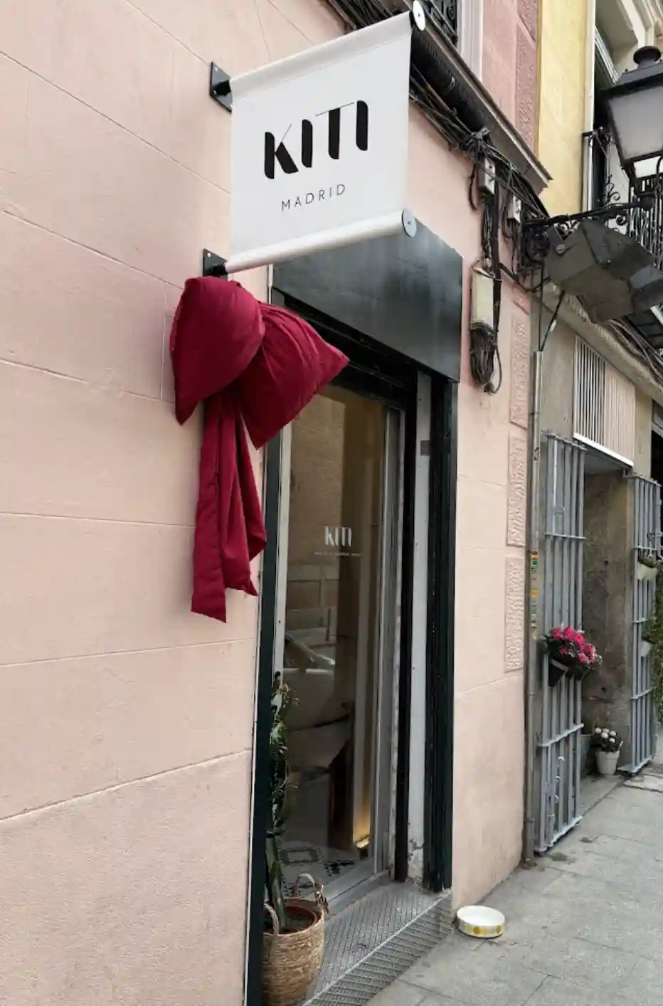 Store image 1