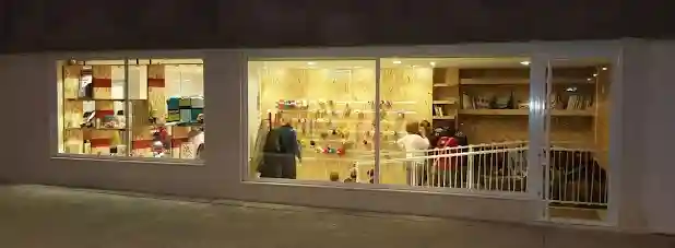 Store image 1